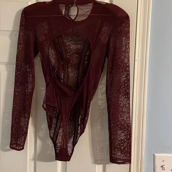 [Victoria's Secret] Very Sexy Embellished Lace Bodysuit Burgundy. Size M. - Picture 3 of 6